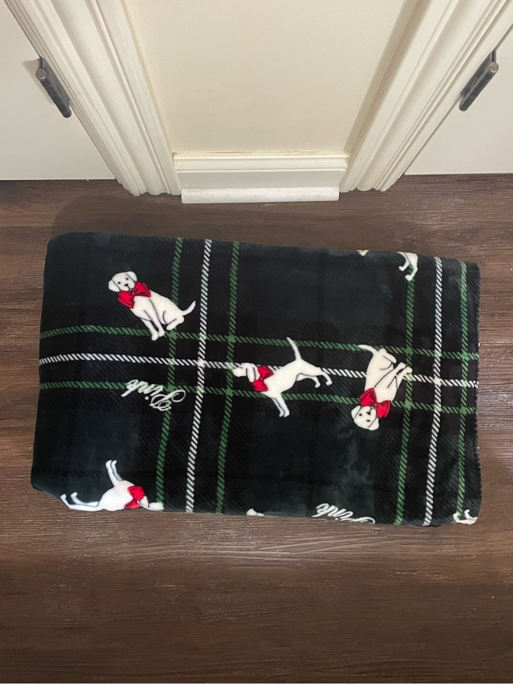 Victoria’s Secret Pink Christmas Dogs Throw Blanket Sherpa